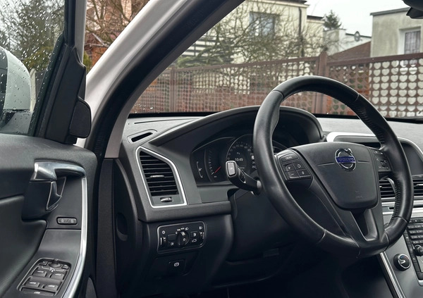 Volvo XC 60 cena 84900 przebieg: 128646, rok produkcji 2017 z Chojnów małe 191